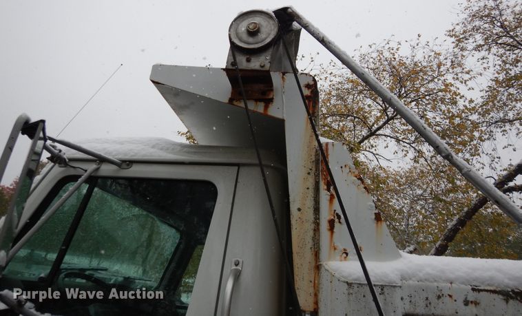 image for item DH7016 1997 International 4700  dump truck