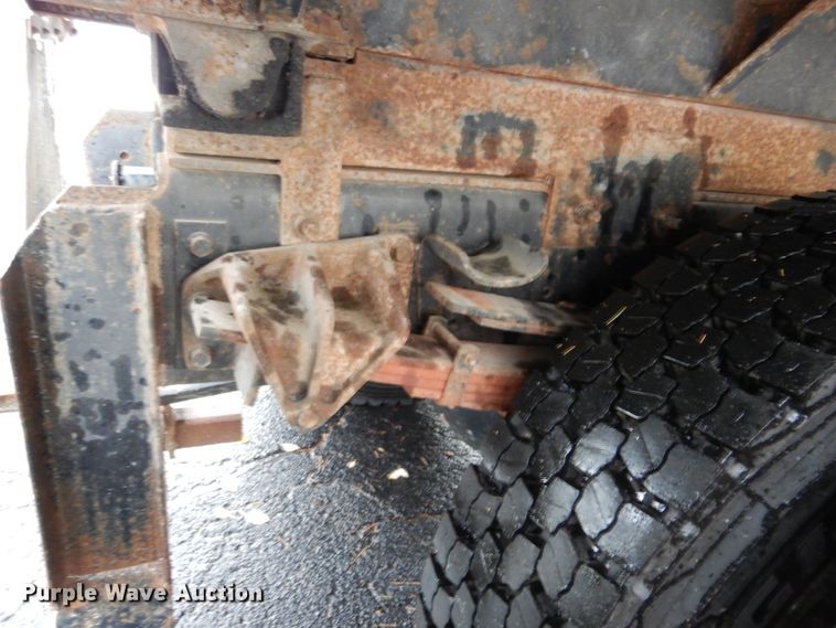 image for item DH7016 1997 International 4700  dump truck