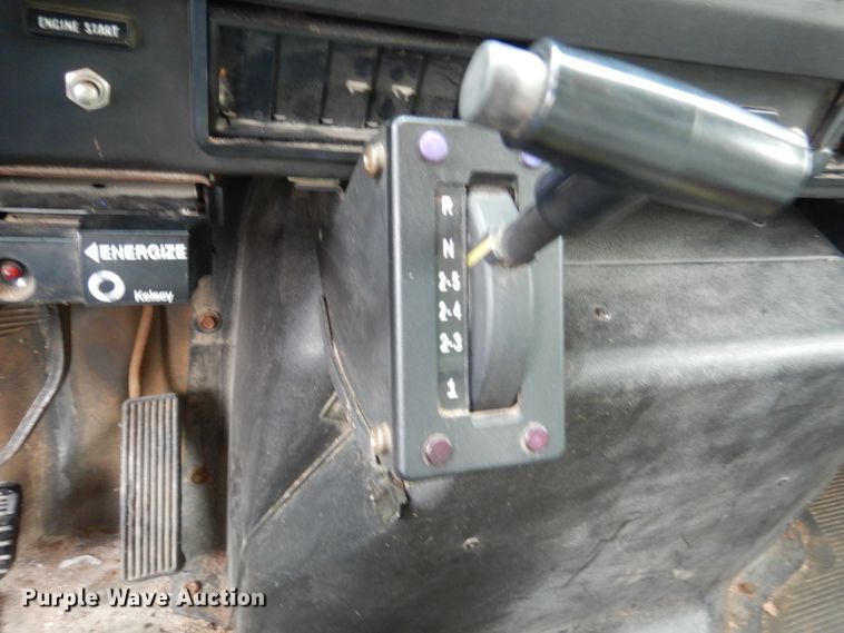 image for item DH7016 1997 International 4700  dump truck