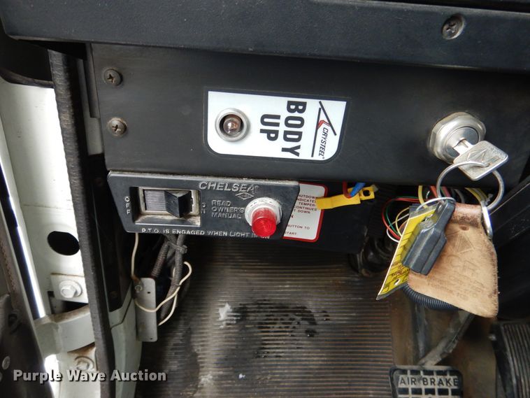 image for item DH7016 1997 International 4700  dump truck