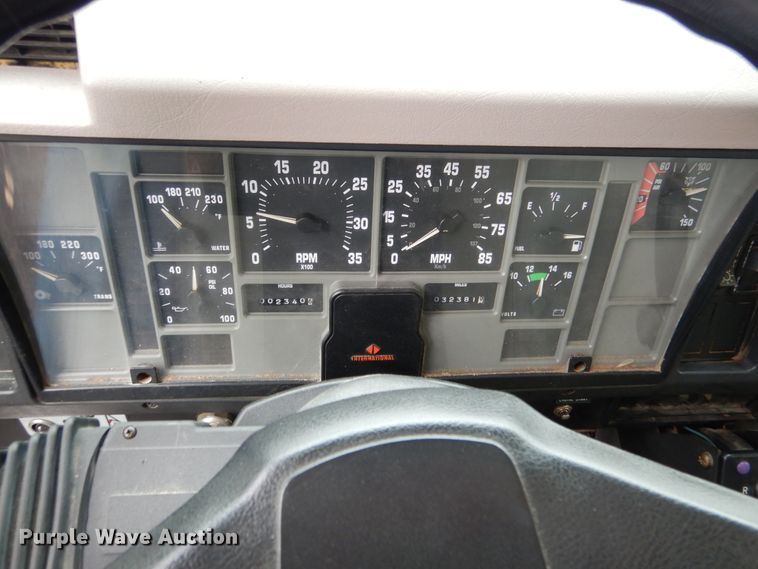 image for item DH7016 1997 International 4700  dump truck