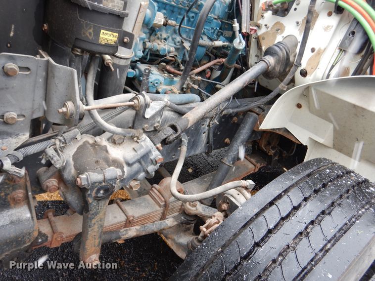 image for item DH7016 1997 International 4700  dump truck