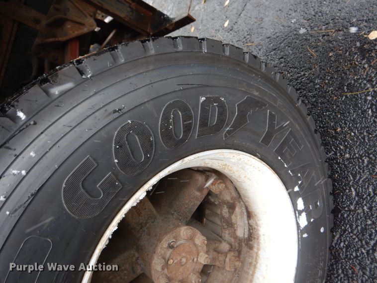 image for item DH7016 1997 International 4700  dump truck