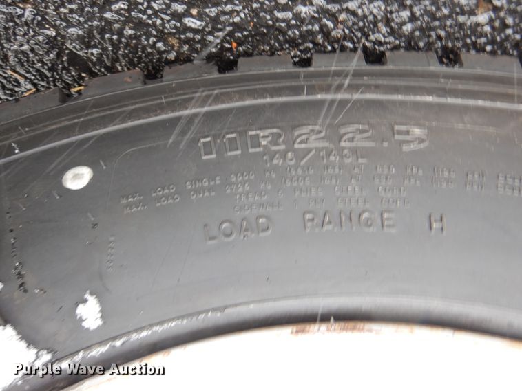 image for item DH7016 1997 International 4700  dump truck