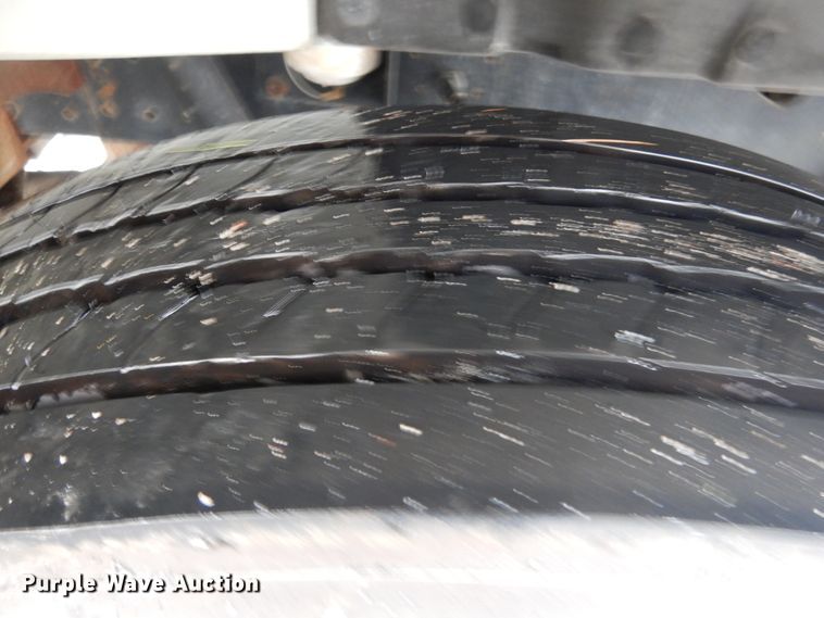 image for item DH7016 1997 International 4700  dump truck