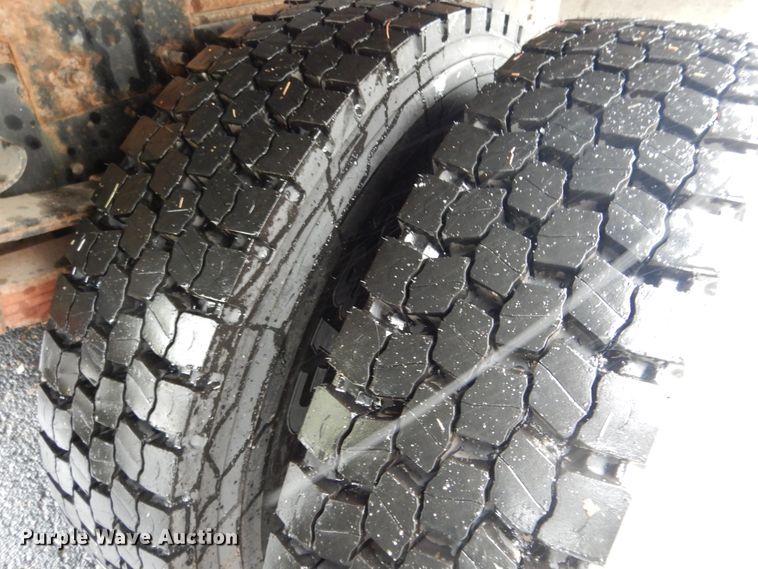 image for item DH7016 1997 International 4700  dump truck