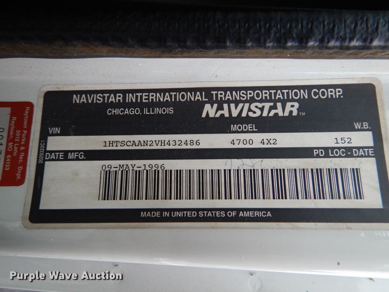 image for item DH7016 1997 International 4700  dump truck