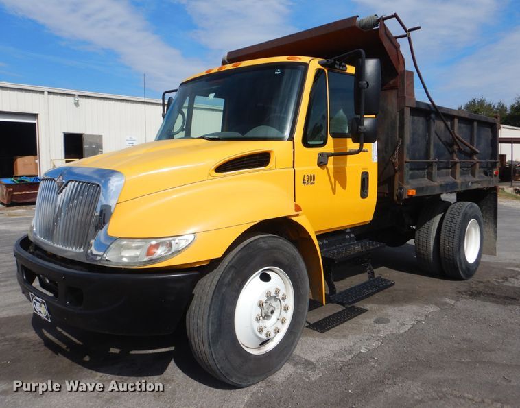 image for item DI0480 2007 International 4300  dump truck