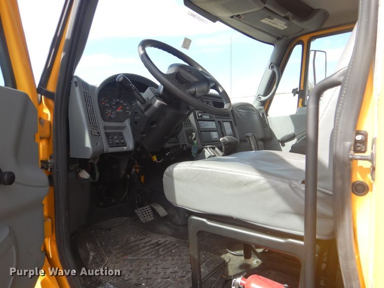 image for item DI0480 2007 International 4300  dump truck