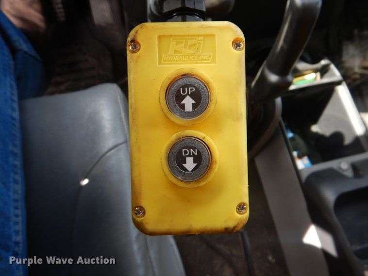 image for item DI0480 2007 International 4300  dump truck