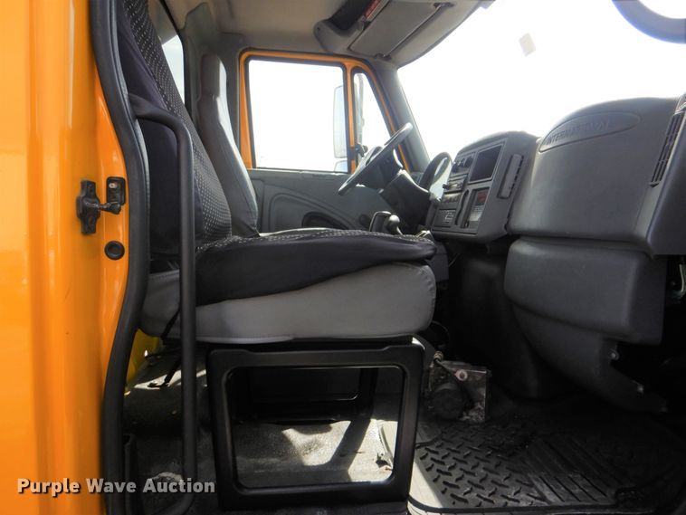 image for item DI0480 2007 International 4300  dump truck