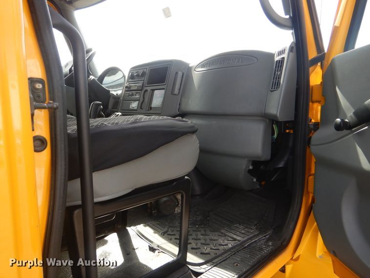 image for item DI0480 2007 International 4300  dump truck