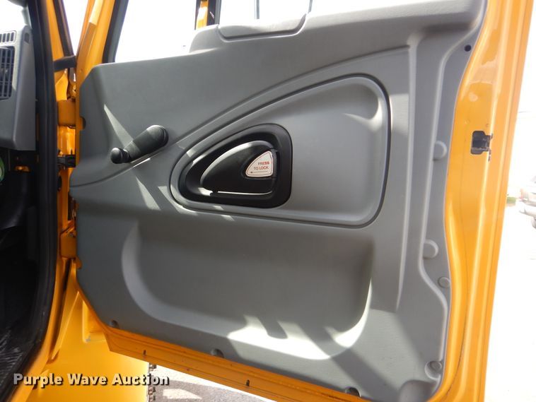 image for item DI0480 2007 International 4300  dump truck