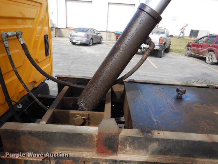 image for item DI0480 2007 International 4300  dump truck