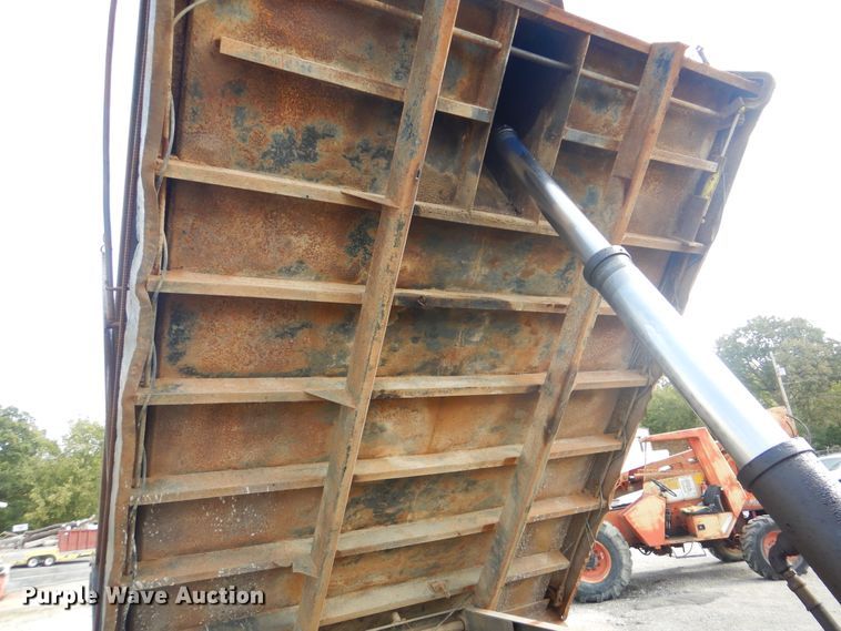 image for item DI0480 2007 International 4300  dump truck