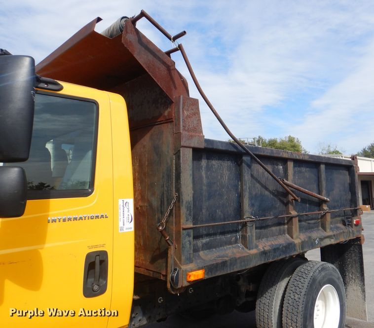 image for item DI0480 2007 International 4300  dump truck