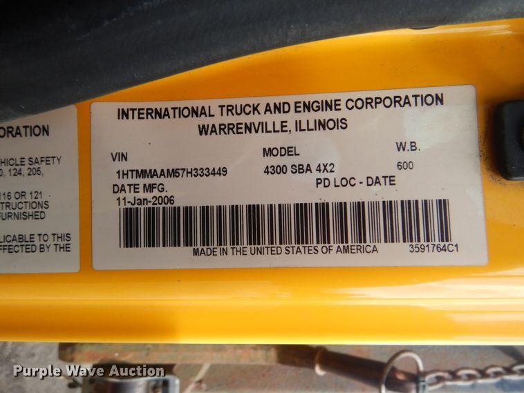 image for item DI0480 2007 International 4300  dump truck