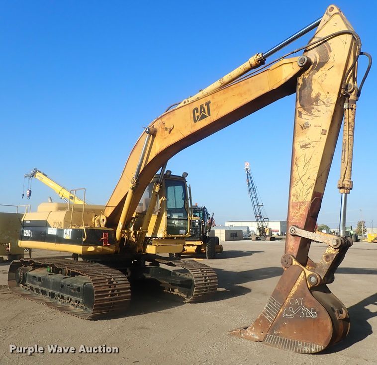 image for item DI7270 1990 Caterpillar 325C L  excavator with material placer