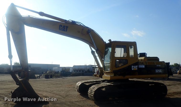 image for item DI7270 1990 Caterpillar 325C L  excavator with material placer