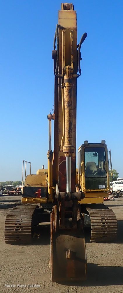 image for item DI7270 1990 Caterpillar 325C L  excavator with material placer