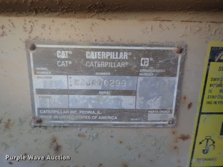 image for item DI7270 1990 Caterpillar 325C L  excavator with material placer