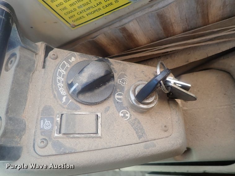 image for item DI7270 1990 Caterpillar 325C L  excavator with material placer