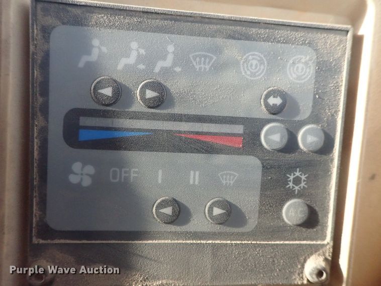 image for item DI7270 1990 Caterpillar 325C L  excavator with material placer