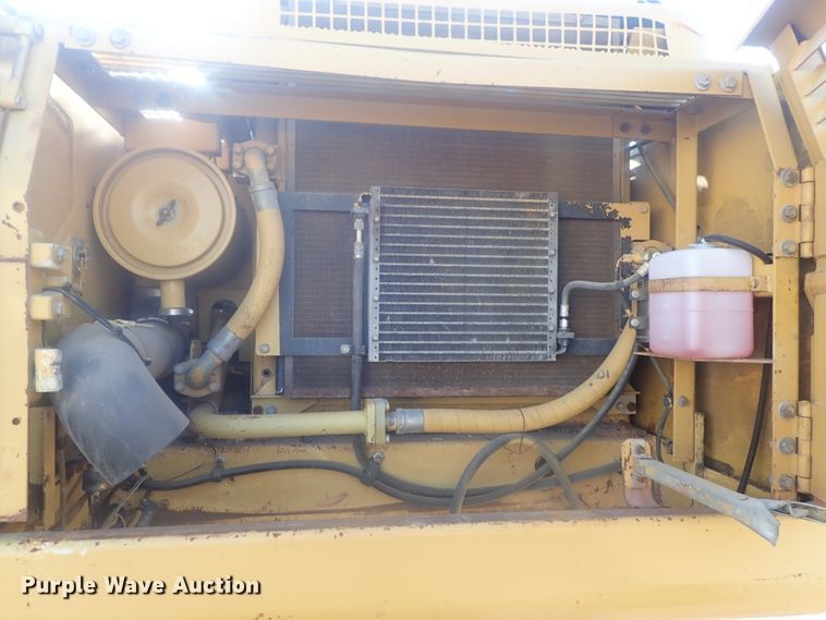 image for item DI7270 1990 Caterpillar 325C L  excavator with material placer