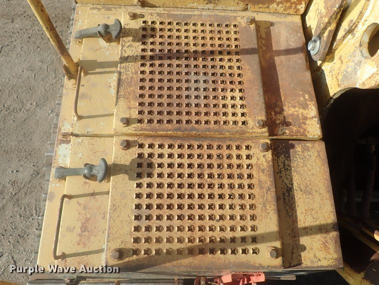 image for item DI7270 1990 Caterpillar 325C L  excavator with material placer