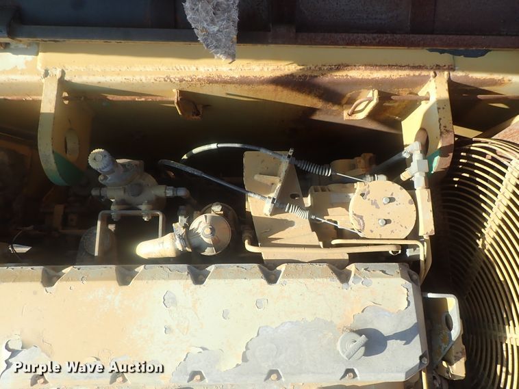image for item DI7270 1990 Caterpillar 325C L  excavator with material placer