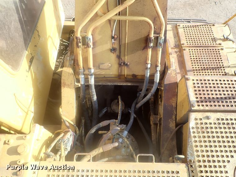 image for item DI7270 1990 Caterpillar 325C L  excavator with material placer