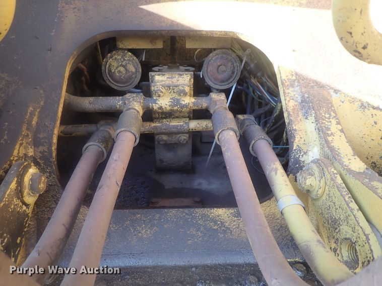 image for item DI7270 1990 Caterpillar 325C L  excavator with material placer