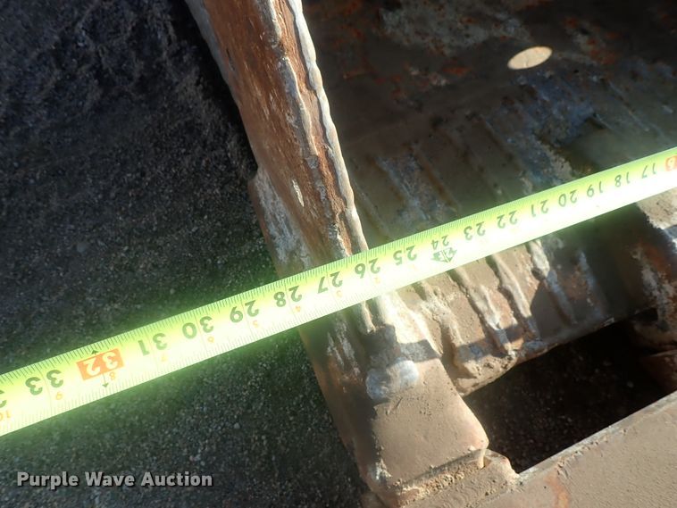 image for item DI7270 1990 Caterpillar 325C L  excavator with material placer