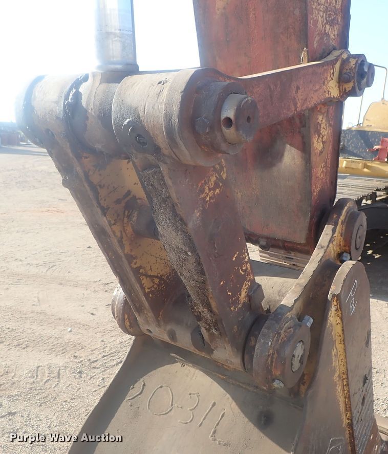 image for item DI7270 1990 Caterpillar 325C L  excavator with material placer