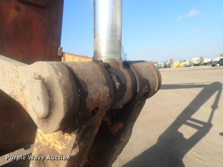 image for item DI7270 1990 Caterpillar 325C L  excavator with material placer