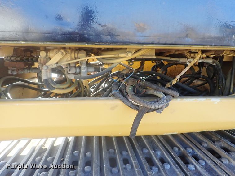 image for item DI7270 1990 Caterpillar 325C L  excavator with material placer