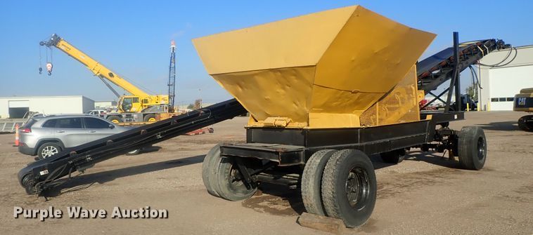 image for item DI7270 1990 Caterpillar 325C L  excavator with material placer