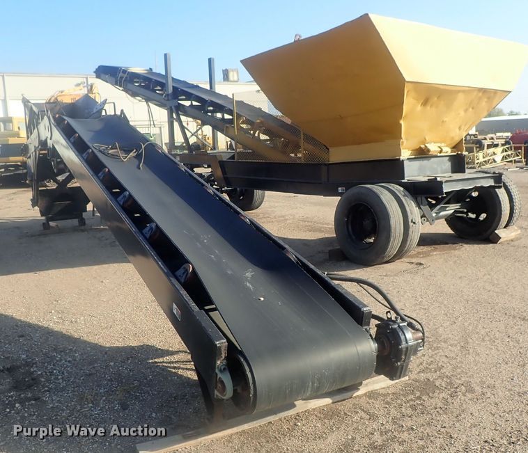 image for item DI7270 1990 Caterpillar 325C L  excavator with material placer