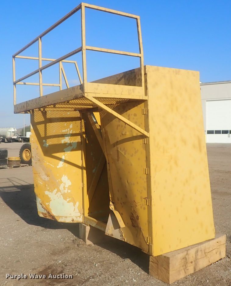 image for item DI7270 1990 Caterpillar 325C L  excavator with material placer