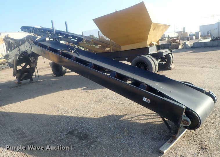 image for item DI7270 1990 Caterpillar 325C L  excavator with material placer