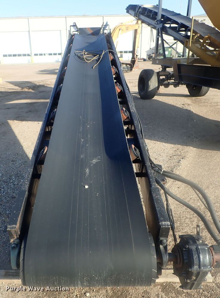 image for item DI7270 1990 Caterpillar 325C L  excavator with material placer