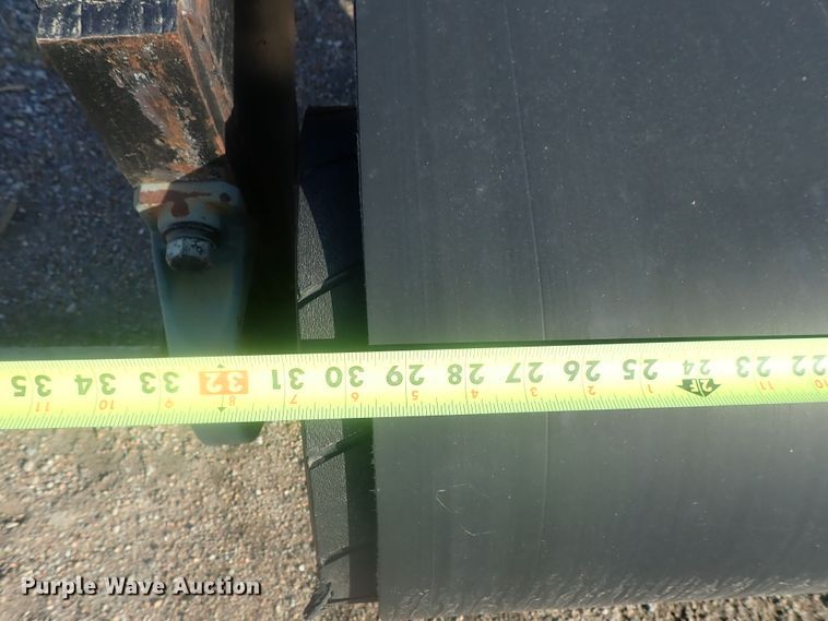 image for item DI7270 1990 Caterpillar 325C L  excavator with material placer