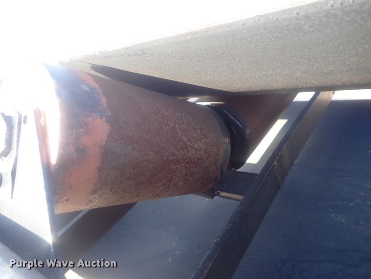 image for item DI7270 1990 Caterpillar 325C L  excavator with material placer