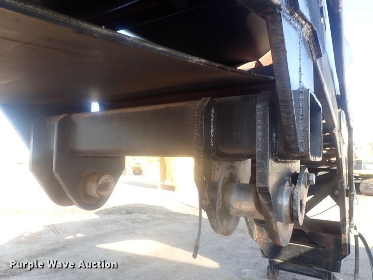 image for item DI7270 1990 Caterpillar 325C L  excavator with material placer