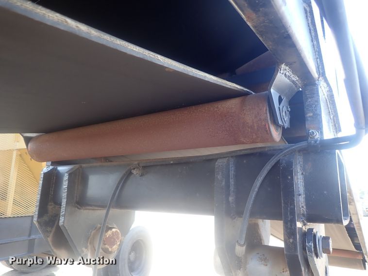 image for item DI7270 1990 Caterpillar 325C L  excavator with material placer