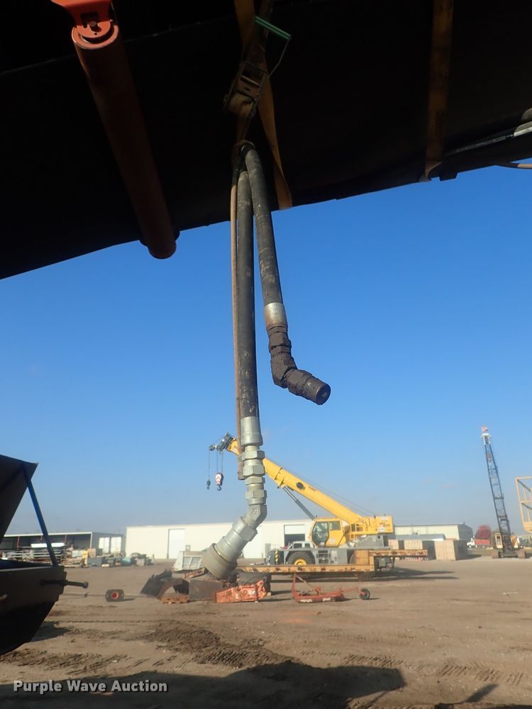 image for item DI7270 1990 Caterpillar 325C L  excavator with material placer