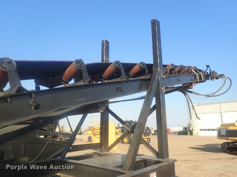 image for item DI7270 1990 Caterpillar 325C L  excavator with material placer