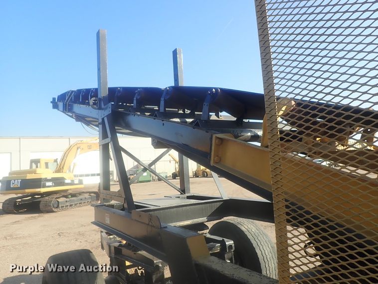 image for item DI7270 1990 Caterpillar 325C L  excavator with material placer