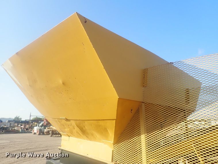 image for item DI7270 1990 Caterpillar 325C L  excavator with material placer