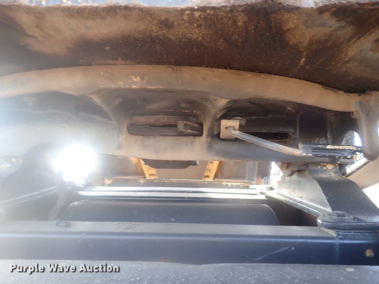 image for item DI7270 1990 Caterpillar 325C L  excavator with material placer